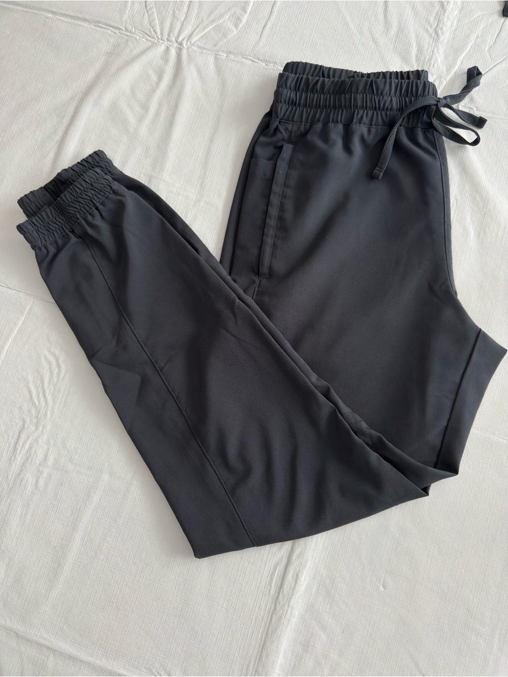 Women’s scrub jogger pants